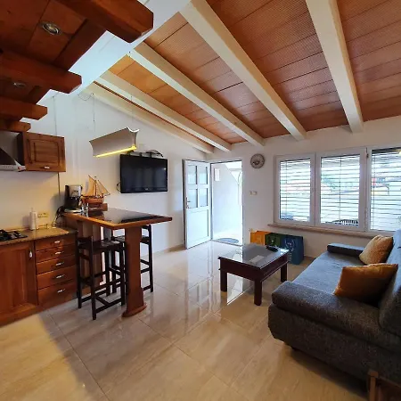 Apartment Sara A3 In The City Centre Few Meters From The Beach *