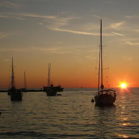Apartment Sara A3 In The City Centre Few Meters From The Beach Novigrad (Istria)
